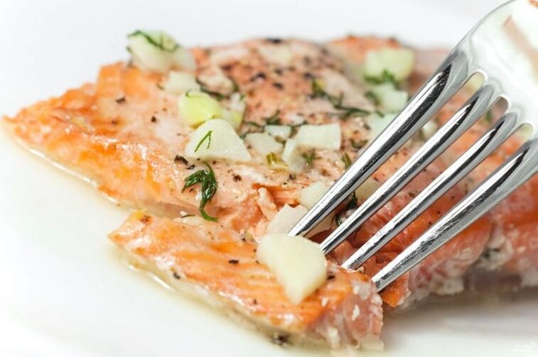 فیله ماهی سالمون برای یک روز پروتئین رژیم غذایی مورد علاقه